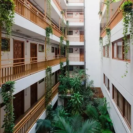 Studio With Swimming Pool And Balcony *